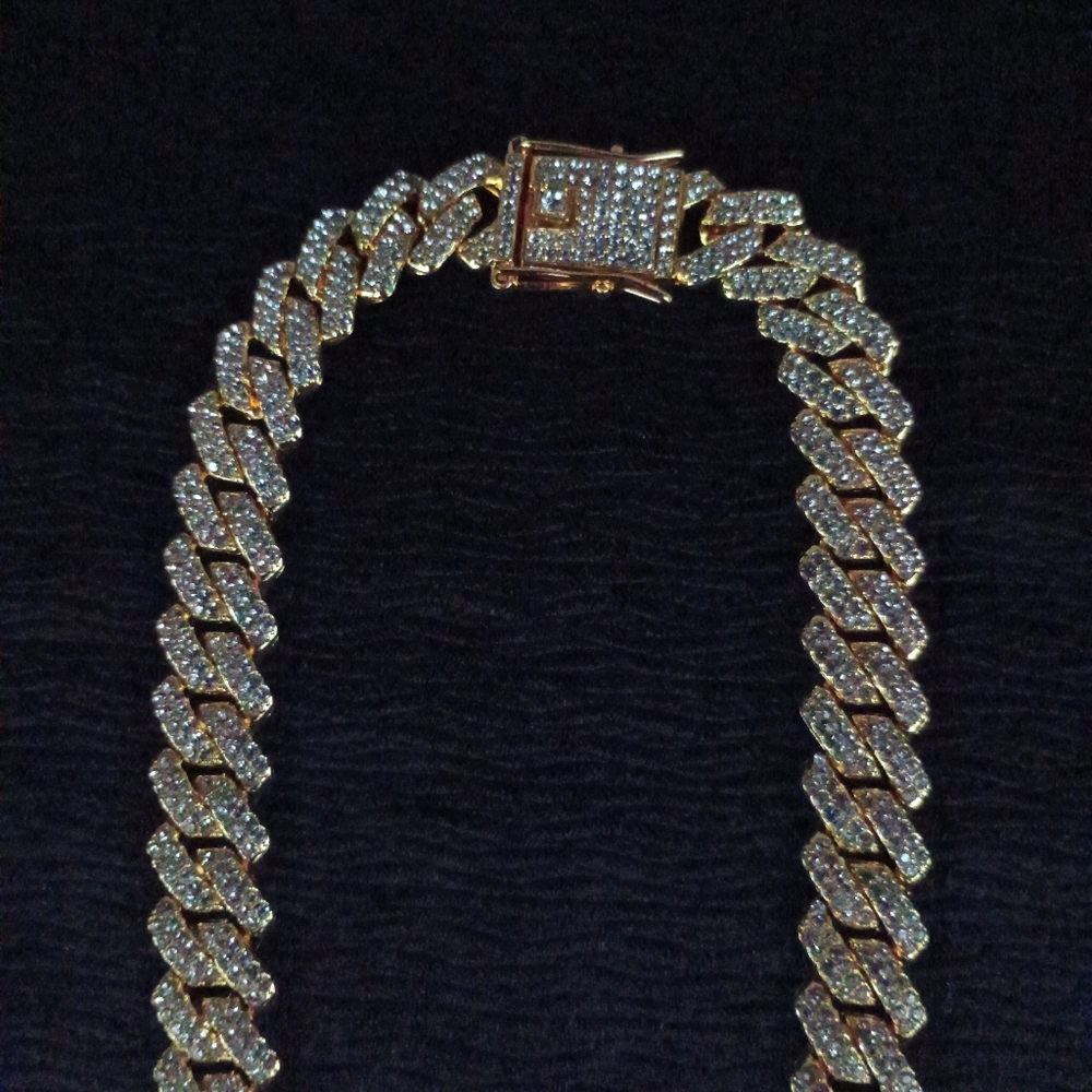 NFL Chicago Bears 20 Inch Necklace Pendant Cuban Chain Link Football Jewelry - Picture 5 of 6